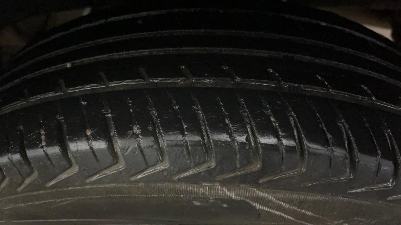 2019 Renault Kwid RXL, Petrol, Manual, 77,786 km, Left Rear Tyre Tread