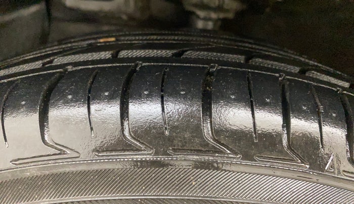 2016 Hyundai Grand i10 SPORTZ 1.2 KAPPA VTVT, Petrol, Manual, 87,020 km, Left Front Tyre Tread