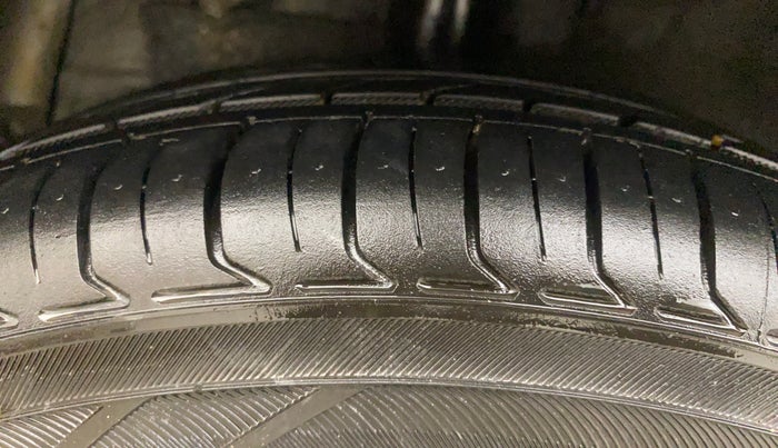 2016 Hyundai Grand i10 SPORTZ 1.2 KAPPA VTVT, Petrol, Manual, 87,020 km, Right Rear Tyre Tread