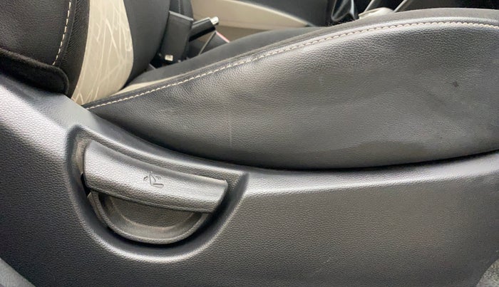 2016 Hyundai Grand i10 SPORTZ 1.2 KAPPA VTVT, Petrol, Manual, 87,020 km, Driver Side Adjustment Panel