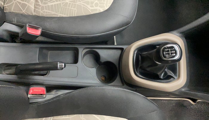 2016 Hyundai Grand i10 SPORTZ 1.2 KAPPA VTVT, Petrol, Manual, 87,020 km, Gear Lever