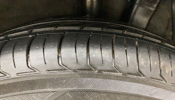 2016 Hyundai Grand i10 SPORTZ 1.2 KAPPA VTVT, Petrol, Manual, 87,020 km, Left Rear Tyre Tread