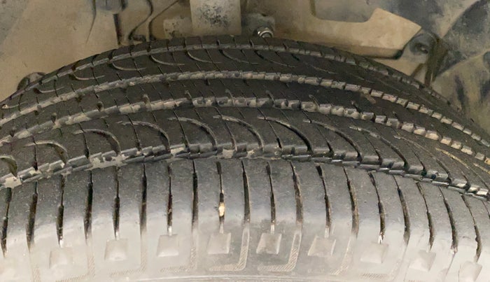 2012 Renault Duster 110 PS RXL DIESEL, Diesel, Manual, 69,849 km, Right Front Tyre Tread