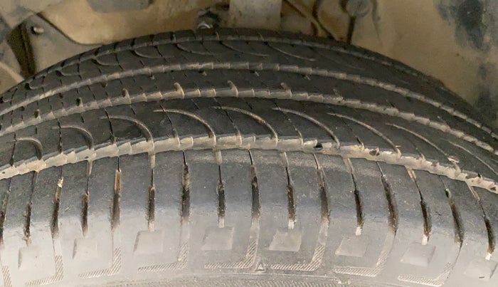 2012 Renault Duster 110 PS RXL DIESEL, Diesel, Manual, 69,849 km, Left Front Tyre Tread