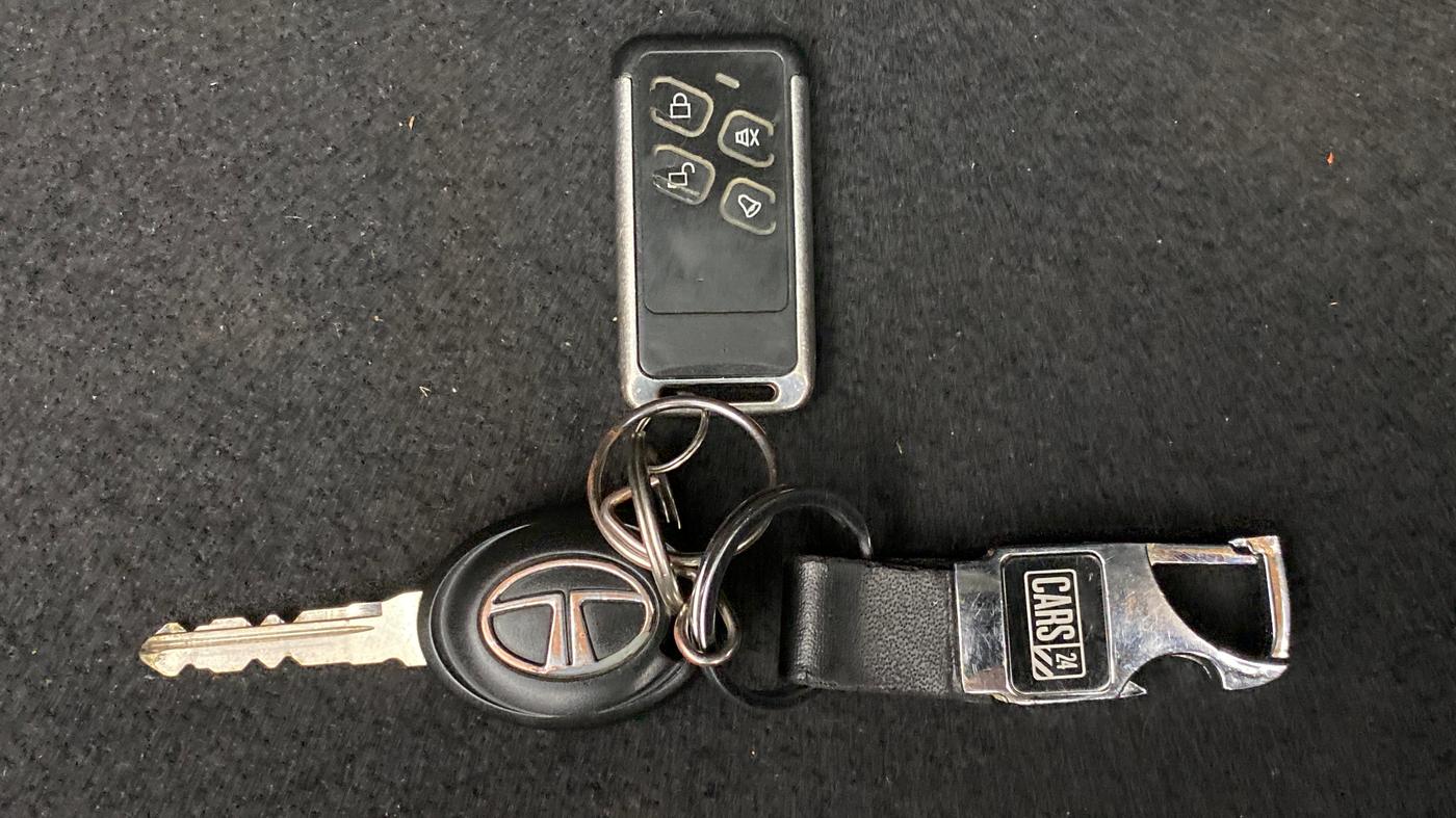 2018 Tata Tiago XM 1.2 REVOTRON, Petrol, Manual, 45,251 km, Key Close Up