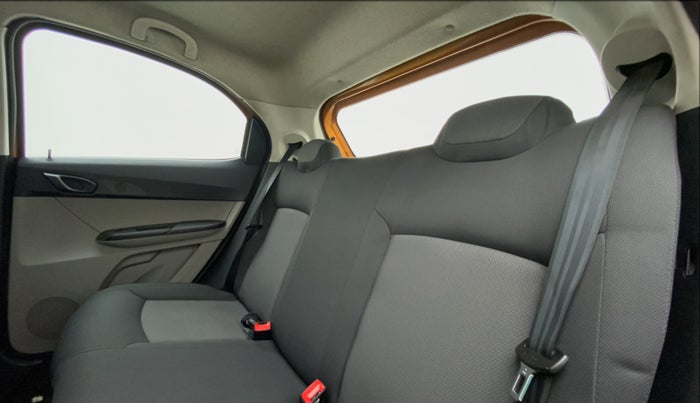 2018 Tata Tiago XM 1.2 REVOTRON, Petrol, Manual, 45,251 km, Right Side Rear Door Cabin