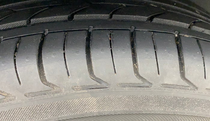 2021 Hyundai GRAND I10 NIOS ASTA AMT 1.2 KAPPA VTVT, Petrol, Automatic, 62,031 km, Right Rear Tyre Tread