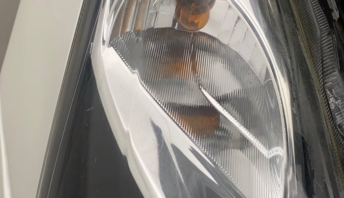 2016 Maruti Swift Dzire VXI, Petrol, Manual, 30,786 km, Right headlight - Minor scratches