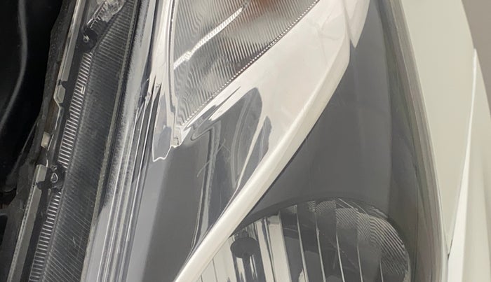 2016 Maruti Swift Dzire VXI, Petrol, Manual, 30,786 km, Left headlight - Minor scratches