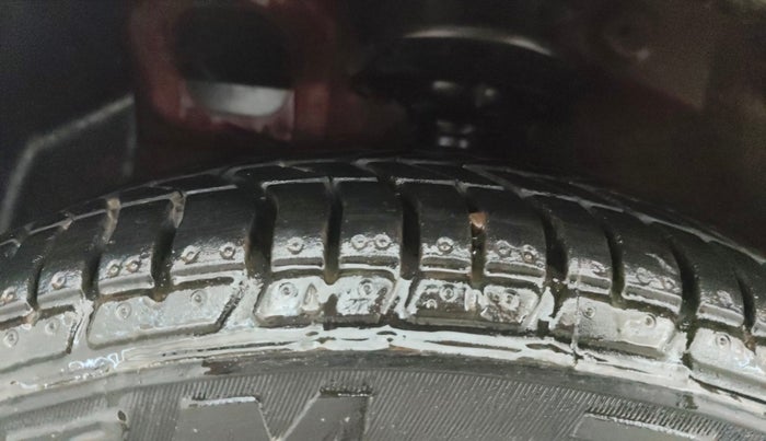 2015 Hyundai Grand i10 ASTA AT 1.2 KAPPA VTVT, Petrol, Automatic, 1,45,877 km, Left Front Tyre Tread