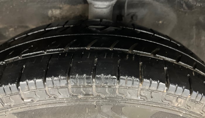 2015 Maruti Wagon R 1.0 LXI, Petrol, Manual, 52,802 km, Left Front Tyre Tread