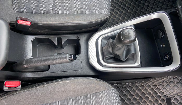 2022 KIA SONET HTK 1.2, Petrol, Manual, 22,873 km, Gear Lever