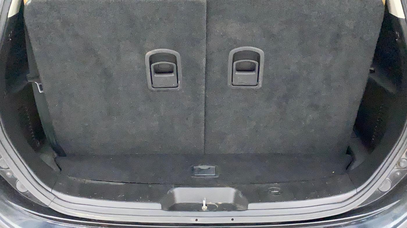 2018 Mahindra XUV500 W11 (O) AT, Diesel, Automatic, 79,285 km, Boot Inside
