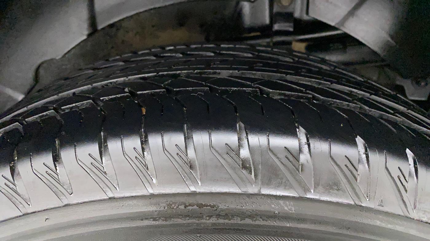 2018 Mahindra XUV500 W11 (O) AT, Diesel, Automatic, 79,285 km, Left Rear Tyre Tread