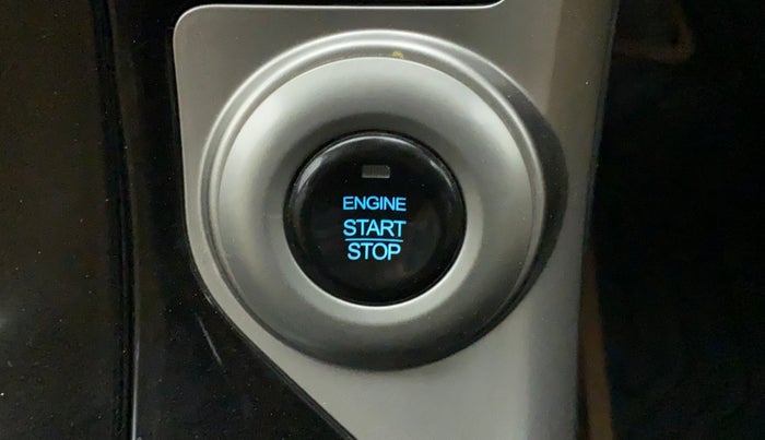 2018 Mahindra XUV500 W11 (O) AT, Diesel, Automatic, 79,285 km, Keyless Start/ Stop Button