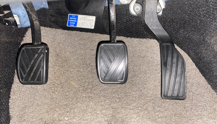 2017 Maruti Swift VDI, Diesel, Manual, 70,179 km, Pedals