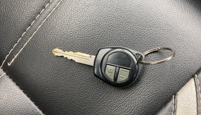 2017 Maruti Swift VDI, Diesel, Manual, 70,179 km, Key Close Up