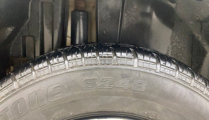 2017 Maruti Swift VDI, Diesel, Manual, 70,179 km, Right Rear Tyre Tread