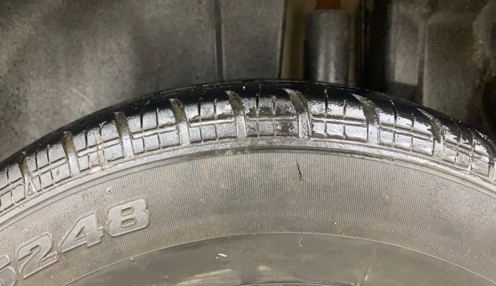 2017 Maruti Swift VDI, Diesel, Manual, 70,179 km, Left Rear Tyre Tread