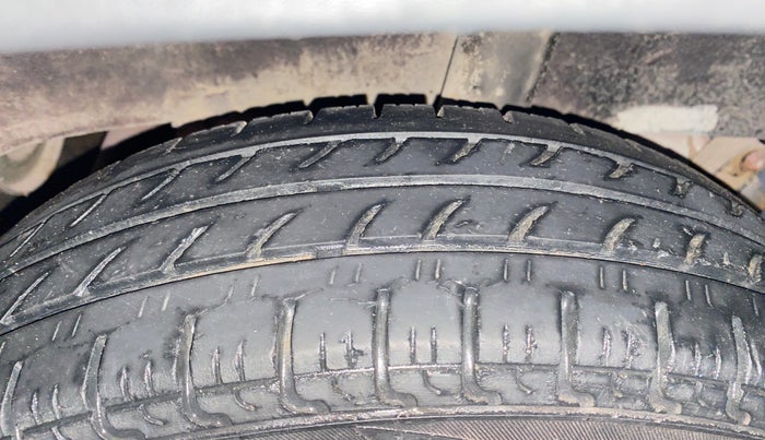 2016 Renault Kwid RXL, Petrol, Manual, 52,884 km, Left Rear Tyre Tread