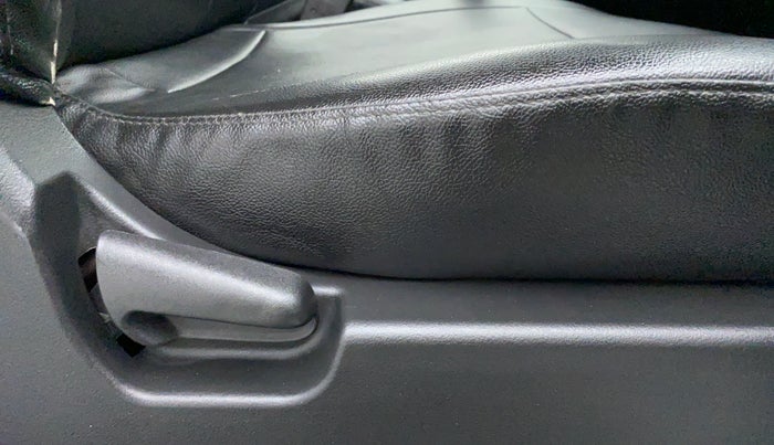 2013 Maruti Wagon R 1.0 LXI, Petrol, Manual, 61,951 km, Driver Side Adjustment Panel