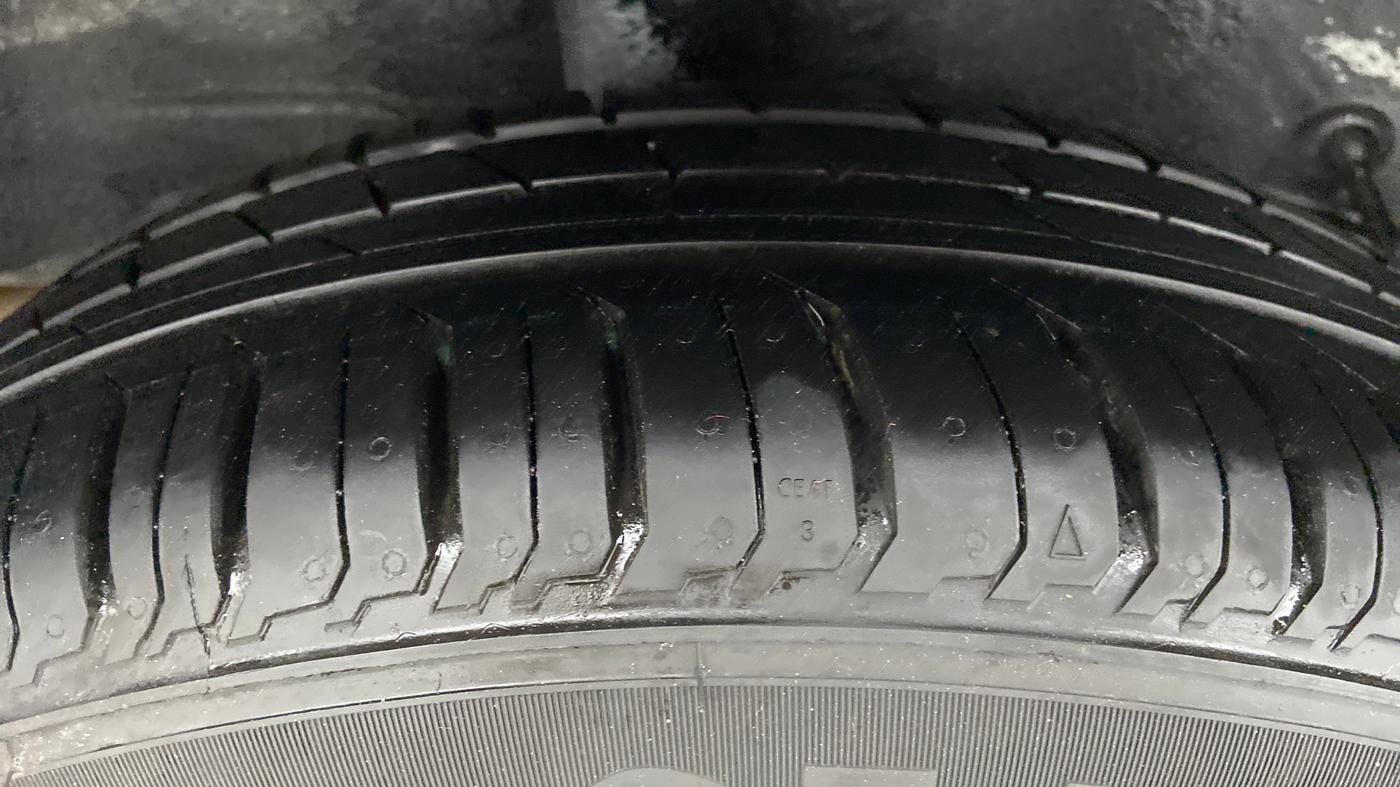 2015 Toyota Etios VD 1.4, Diesel, Manual, 65,122 km, Right Rear Tyre Tread