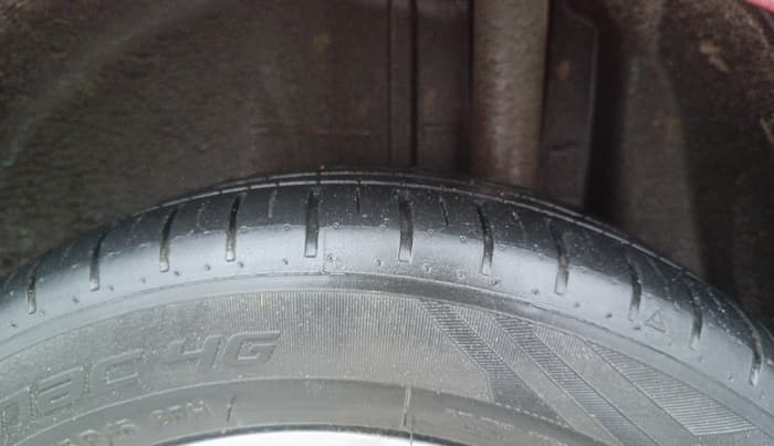 2020 Ford New Figo TITANIUM 1.2 PETROL MT, Petrol, Manual, 10,284 km, Left Rear Tyre Tread