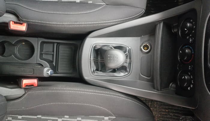 2020 Ford New Figo TITANIUM 1.2 PETROL MT, Petrol, Manual, 10,284 km, Gear Lever