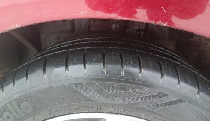 2020 Ford New Figo TITANIUM 1.2 PETROL MT, Petrol, Manual, 10,284 km, Left Front Tyre Tread