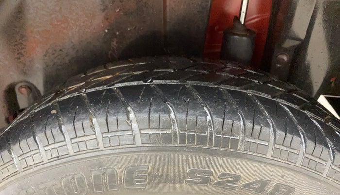 2013 Maruti Swift VXI, Petrol, Manual, 98,183 km, Left Rear Tyre Tread
