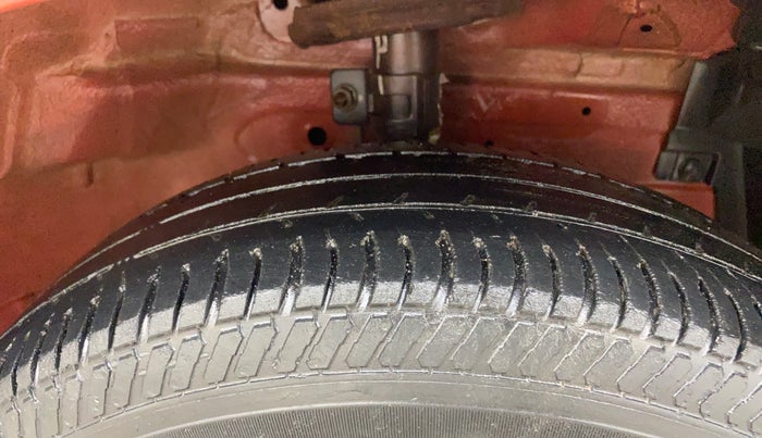 2013 Maruti Swift VXI, Petrol, Manual, 98,183 km, Right Front Tyre Tread