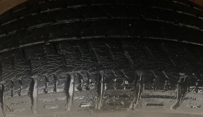 2016 Maruti Alto K10 VXI AMT, Petrol, Automatic, 60,471 km, Left Front Tyre Tread