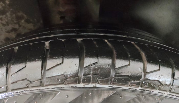 2021 Hyundai Creta SX (O) AT 1.5 DIESEL, Diesel, Automatic, 1,07,007 km, Right Rear Tyre Tread