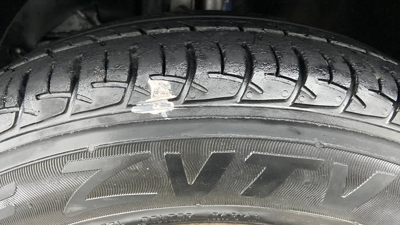 2017 Maruti Baleno DELTA 1.2 K12, Petrol, Manual, 42,903 km, Left Front Tyre Tread