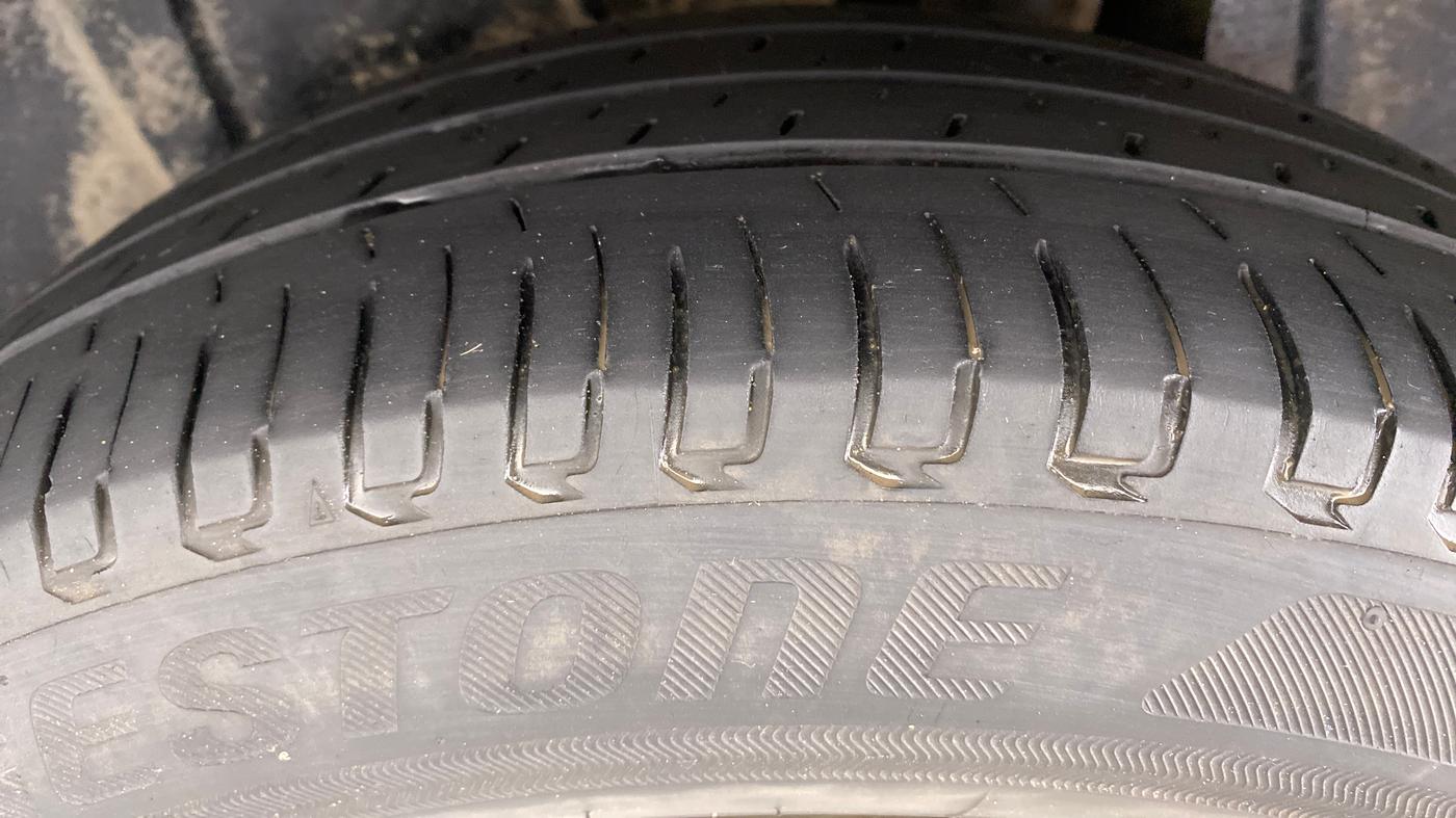 2018 Maruti Ertiga ZXI Plus SHVS, Petrol, Manual, 72,520 km, Left Rear Tyre Tread