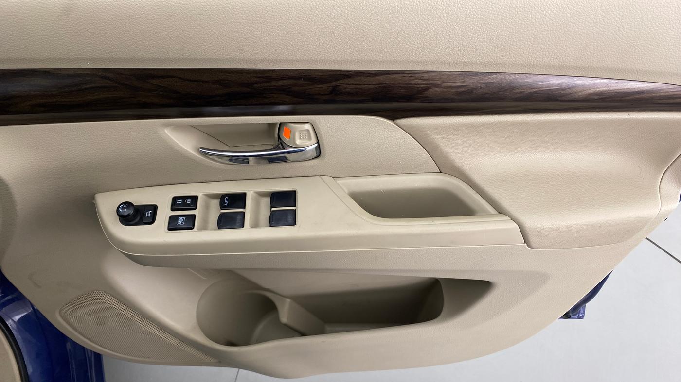 2018 Maruti Ertiga ZXI Plus SHVS, Petrol, Manual, 72,520 km, Driver Side Door Panels Control