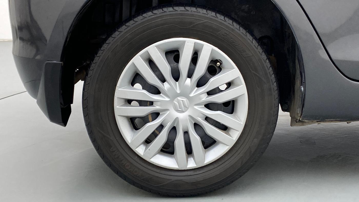 2017 Maruti Swift VXI OPT, Petrol, Manual, 56,853 km, Right Rear Wheel