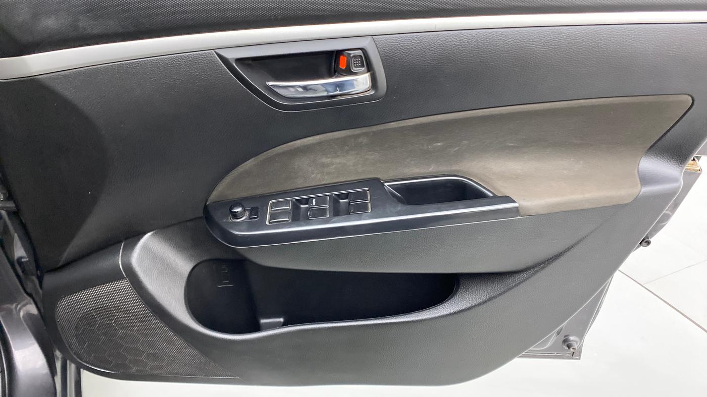 2017 Maruti Swift VXI OPT, Petrol, Manual, 56,853 km, Driver Side Door Panels Control