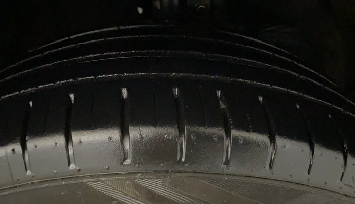 2021 Maruti Baleno ZETA CVT PETROL 1.2, Petrol, Automatic, 19,536 km, Right Front Tyre Tread