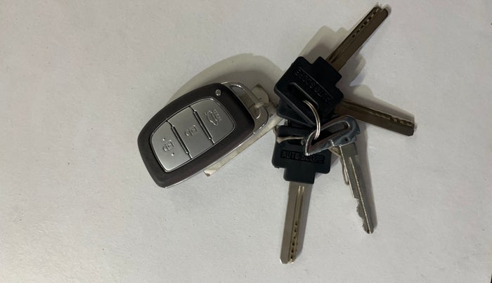 2014 Hyundai Grand i10 ASTA 1.2 KAPPA VTVT, Petrol, Manual, 44,976 km, Key Close Up