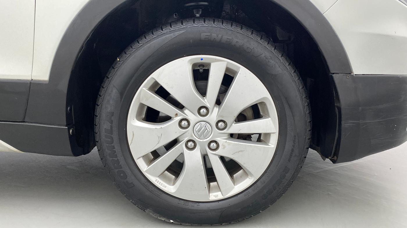 2015 Maruti S Cross ZETA 1.6, Diesel, Manual, 94,891 km, Right Front Wheel