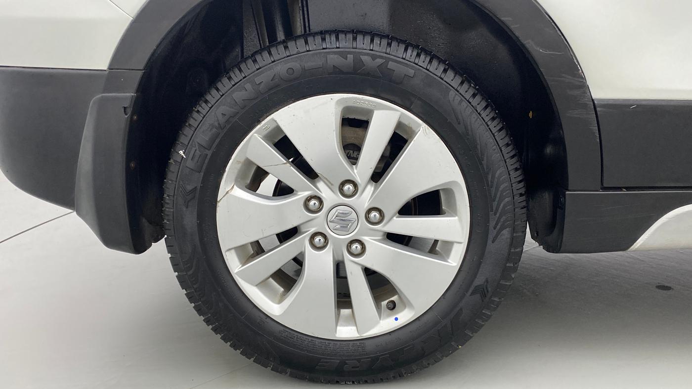 2015 Maruti S Cross ZETA 1.6, Diesel, Manual, 94,891 km, Right Rear Wheel