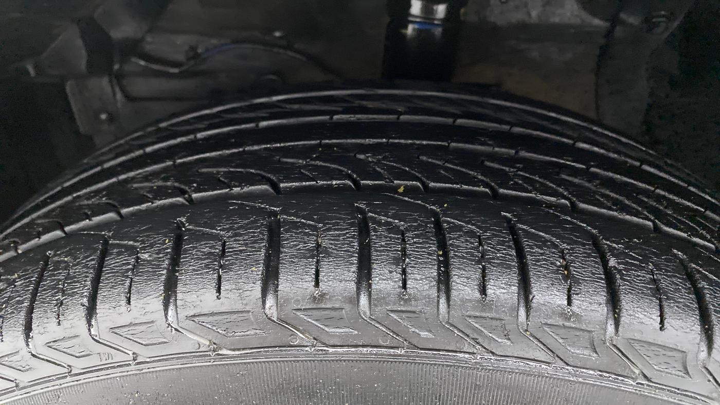 2015 Maruti S Cross ZETA 1.6, Diesel, Manual, 94,891 km, Left Front Tyre Tread