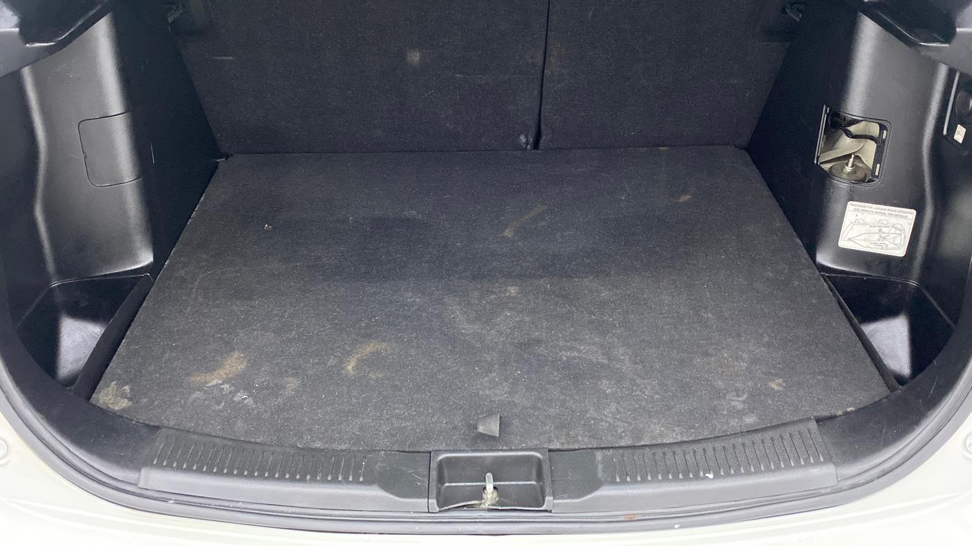2015 Maruti S Cross ZETA 1.6, Diesel, Manual, 94,891 km, Boot Inside