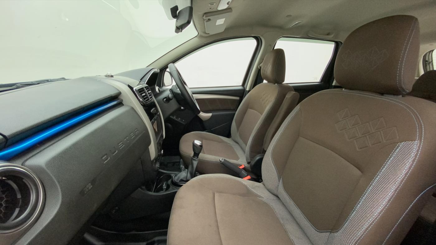 2020 Renault Duster RXZ 1.5 PETROL MT, Petrol, Manual, 20,767 km, Right Side Front Door Cabin