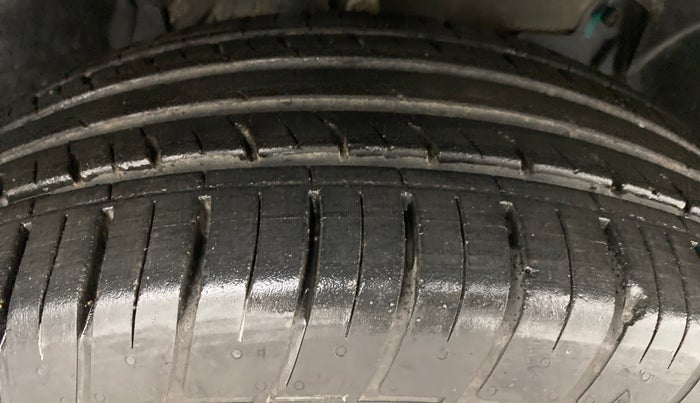 2020 Renault Duster RXZ 1.5 PETROL MT, Petrol, Manual, 20,767 km, Right Front Tyre Tread