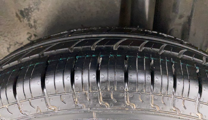 2012 Maruti Swift Dzire VXI, Petrol, Manual, 60,402 km, Left Rear Tyre Tread