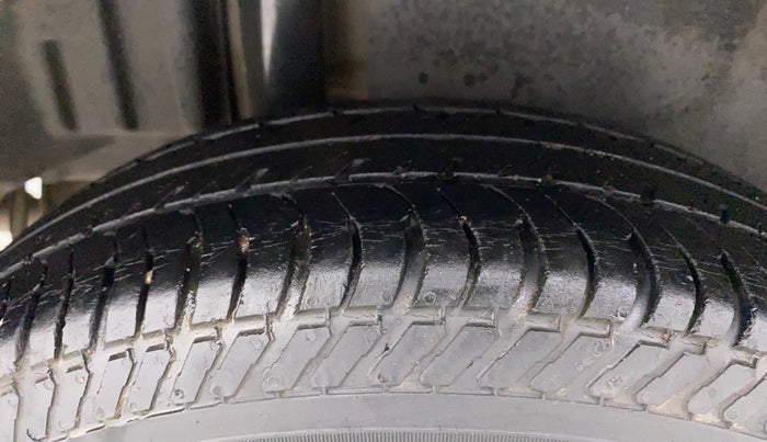 2012 Maruti Swift Dzire VXI, Petrol, Manual, 60,402 km, Right Rear Tyre Tread