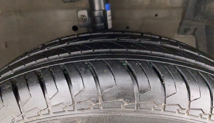 2012 Maruti Swift Dzire VXI, Petrol, Manual, 60,402 km, Right Front Tyre Tread