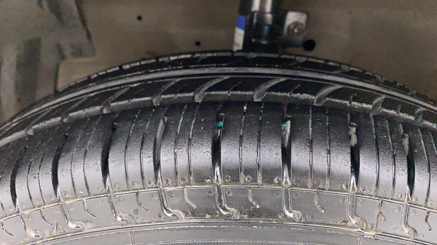 2012 Maruti Swift Dzire VXI, Petrol, Manual, 60,402 km, Left Front Tyre Tread